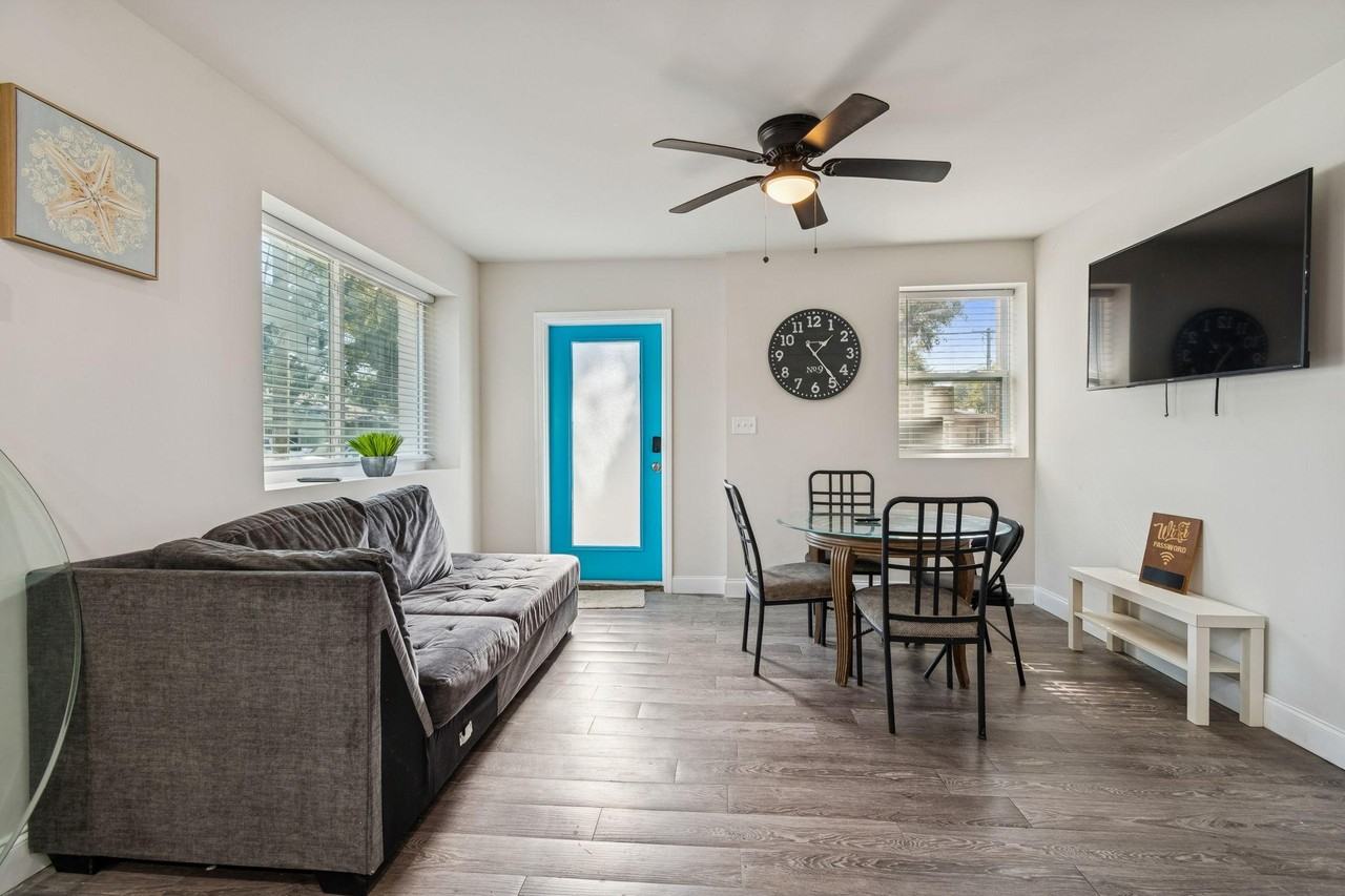 E 26th Ave - Photo 5 of 12