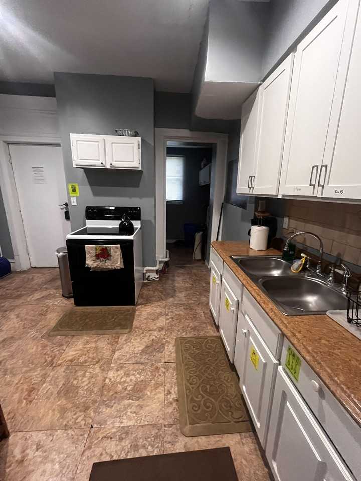 N 22nd St - Photo 5 of 11