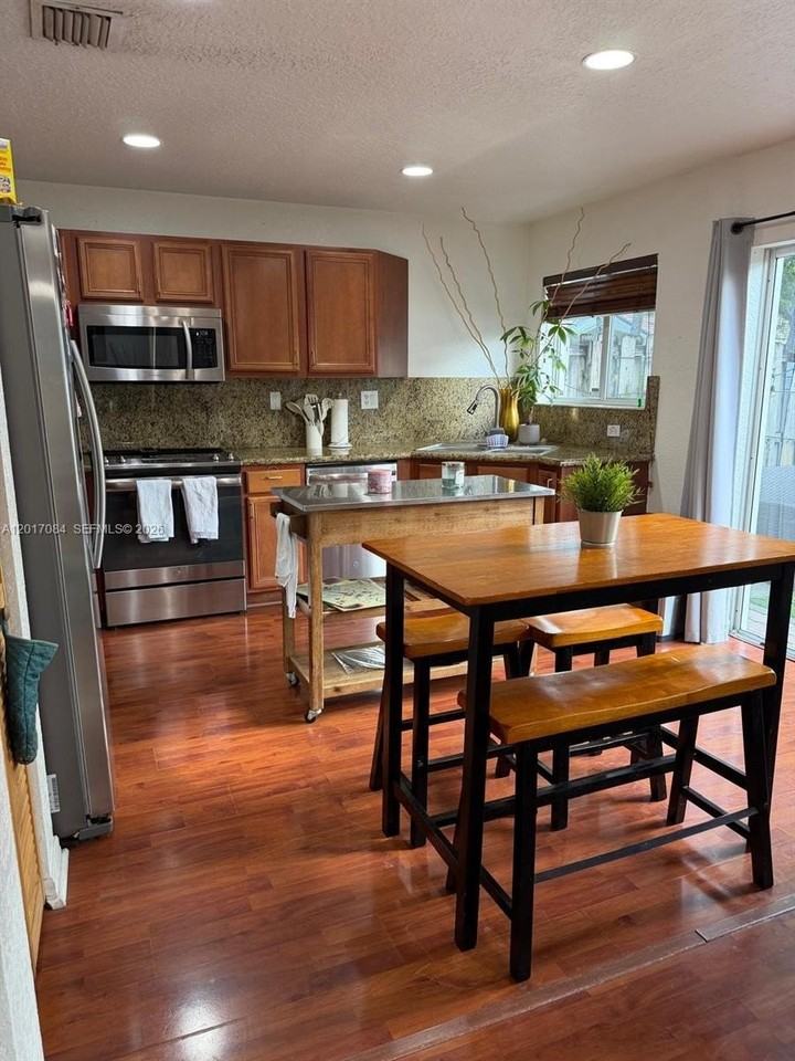 5362 Nw 108th Pl - Photo 5 of 21