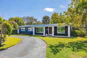 featured image of 2624 Ne 30th St