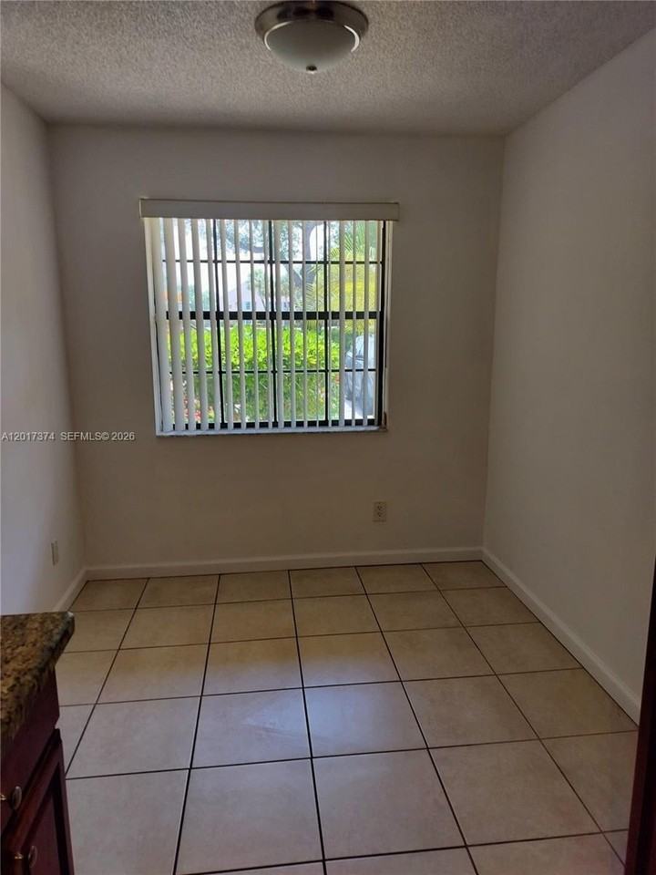 1001 Keystone Dr #F - Photo 3 of 11