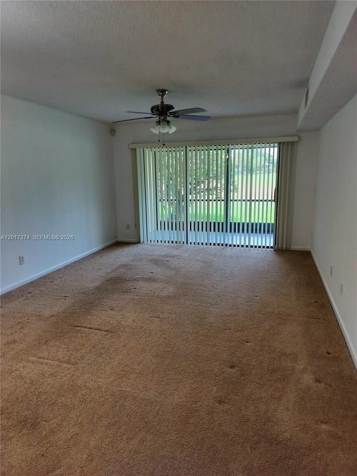 1001 Keystone Dr #F - Photo 5 of 11