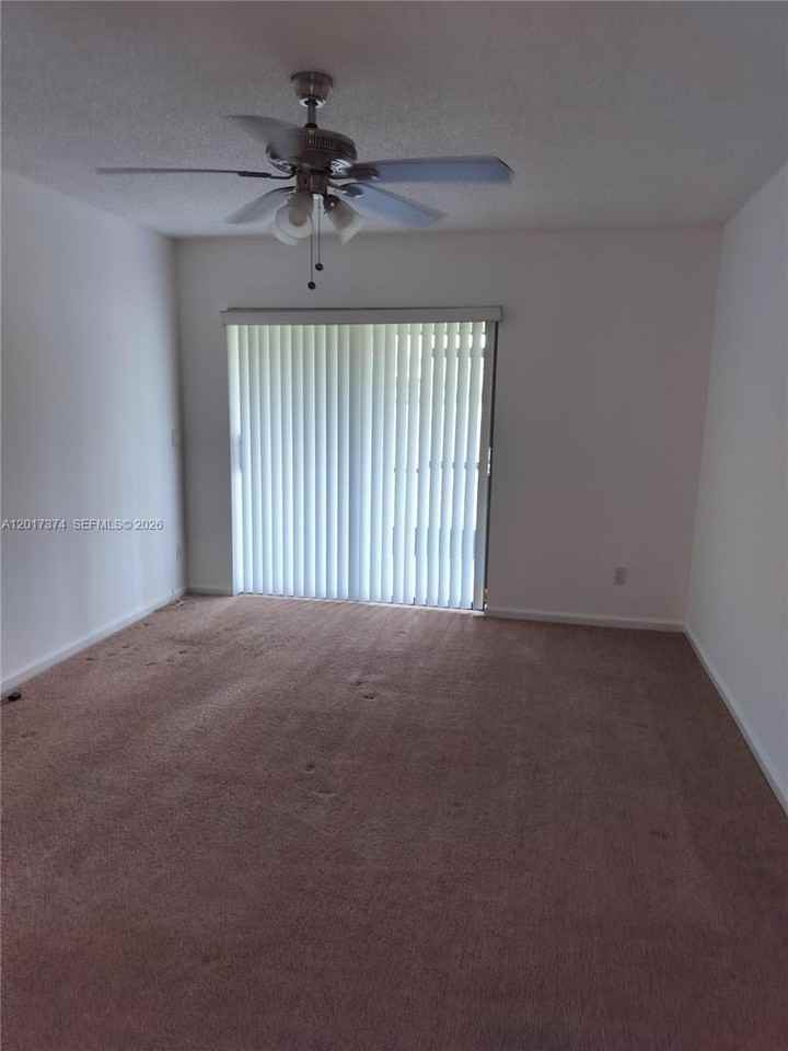 1001 Keystone Dr #F - Photo 6 of 11