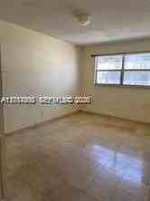 15139 Ne 6th Ave #3 - Photo 5 of 6
