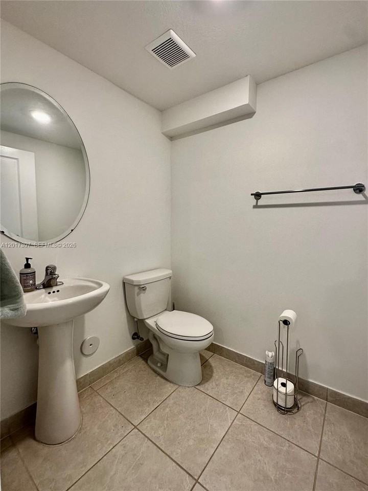 2685 Se 13th Ct - Photo 4 of 23