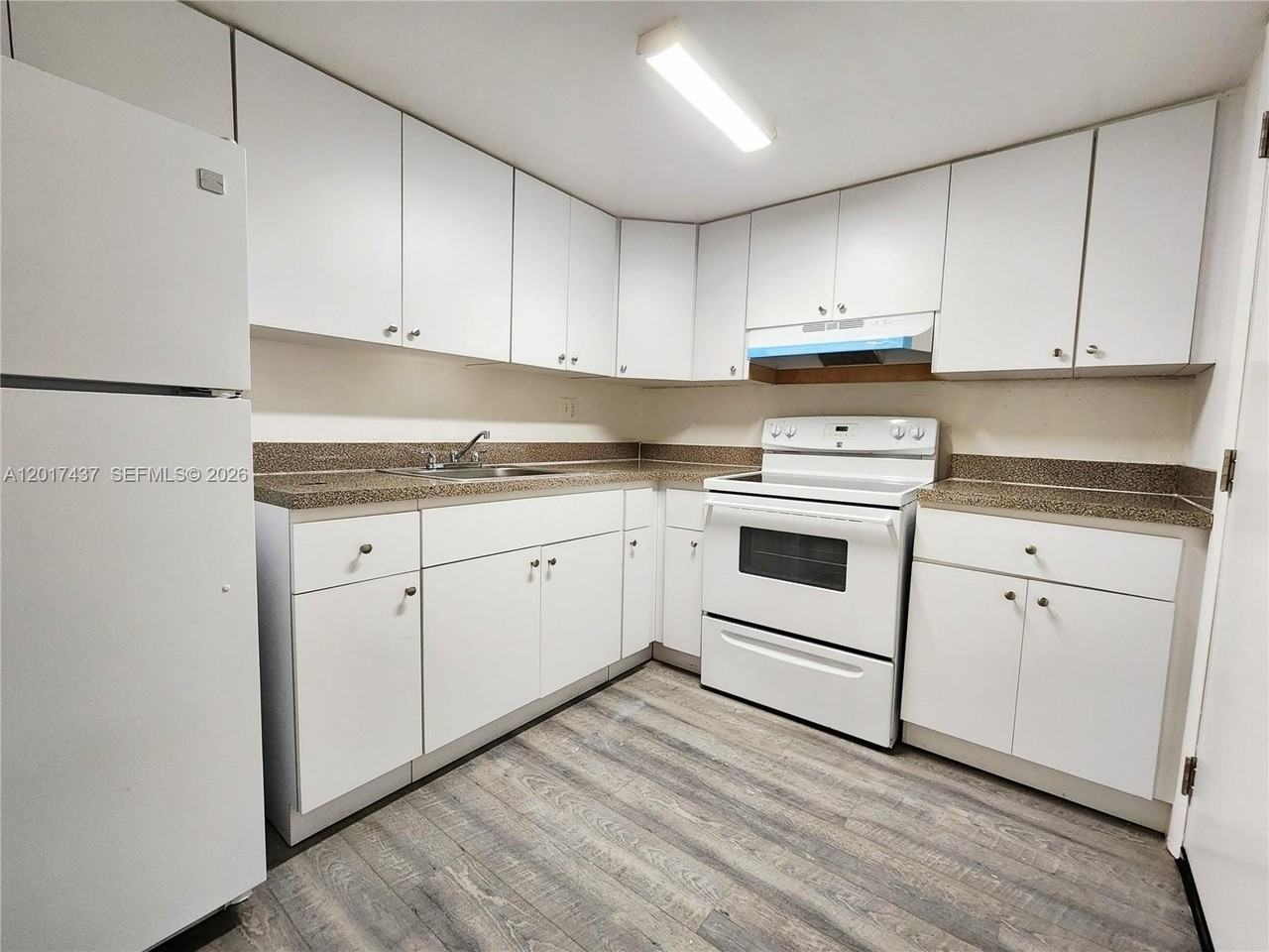 13285 Ne 6th Ave #N402 - Photo 2 of 6