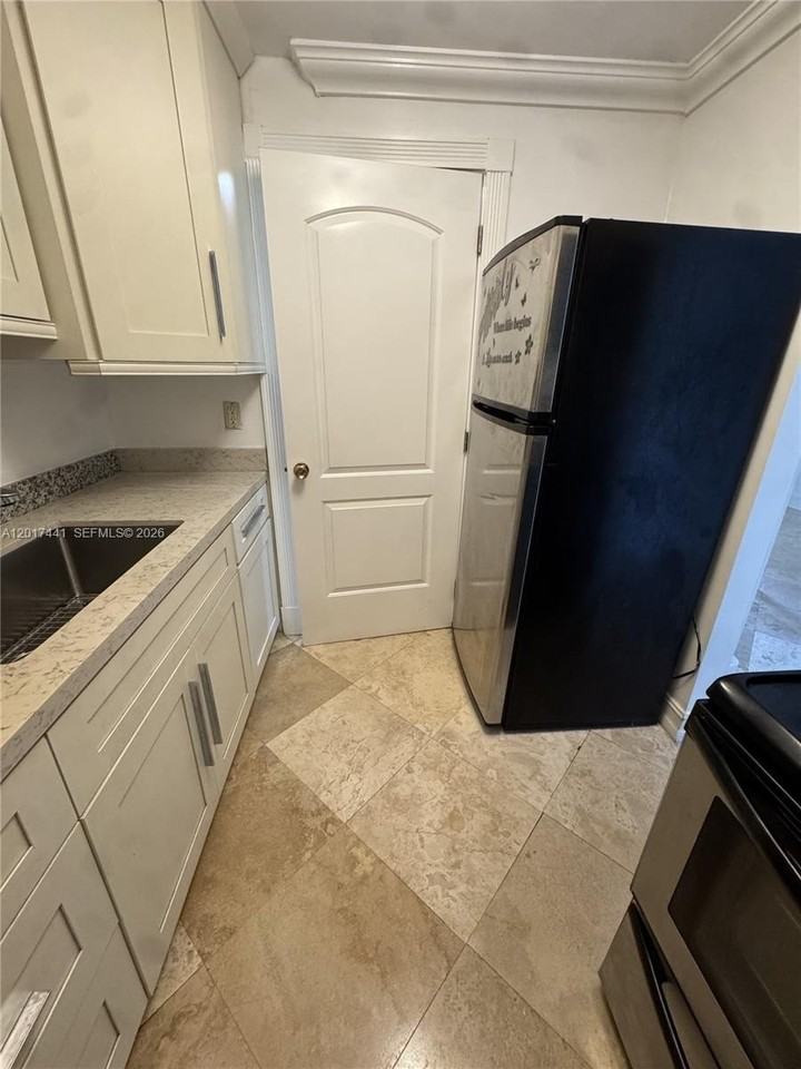 1407 Ne 56th St #316 - Photo 2 of 15