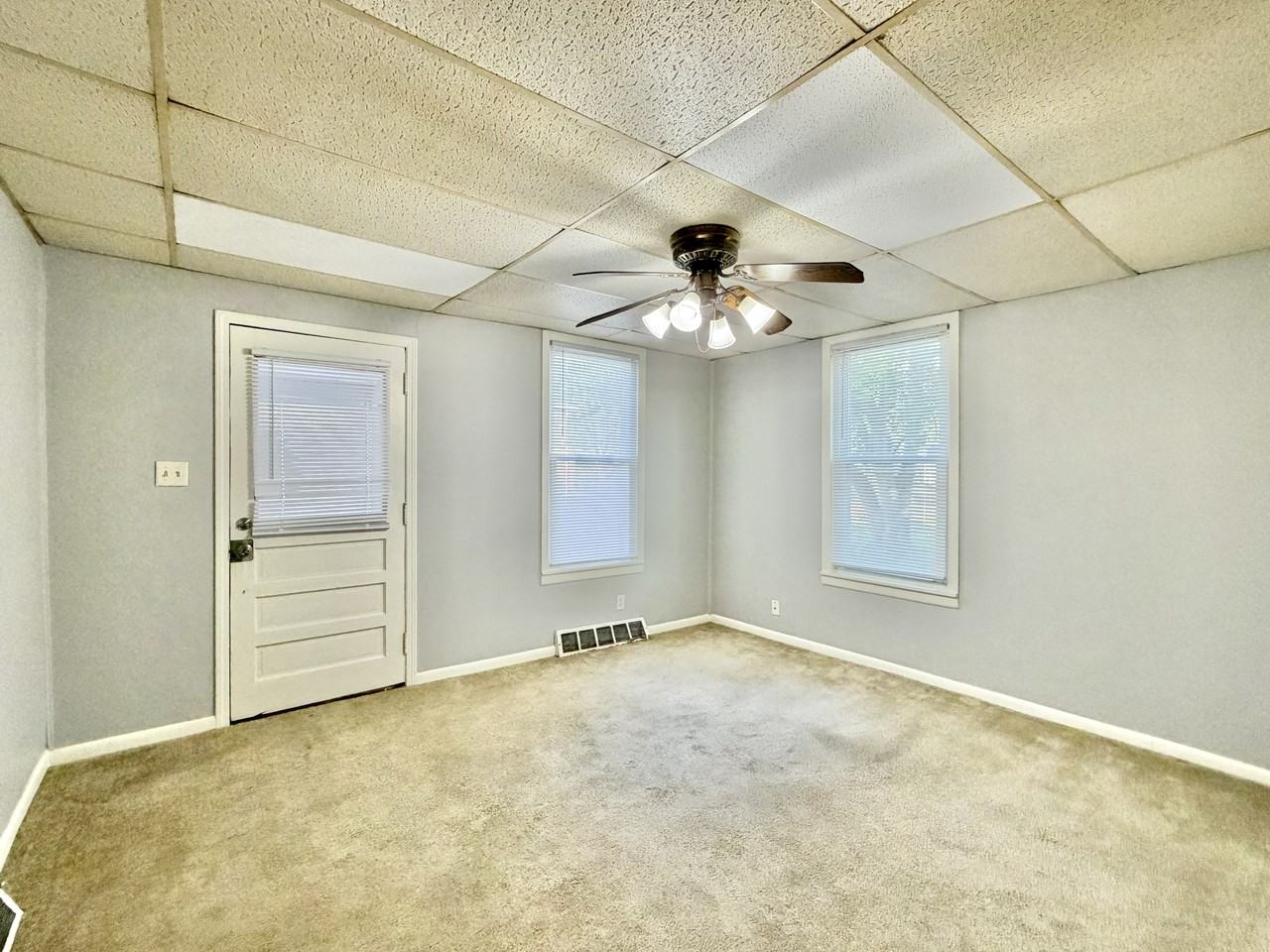 330 Lincoln St #2 - Photo 3 of 15
