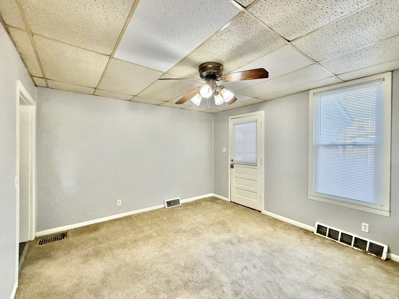 330 Lincoln St #2 - Photo 4 of 15