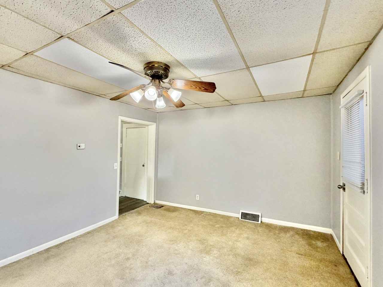 330 Lincoln St #2 - Photo 5 of 15