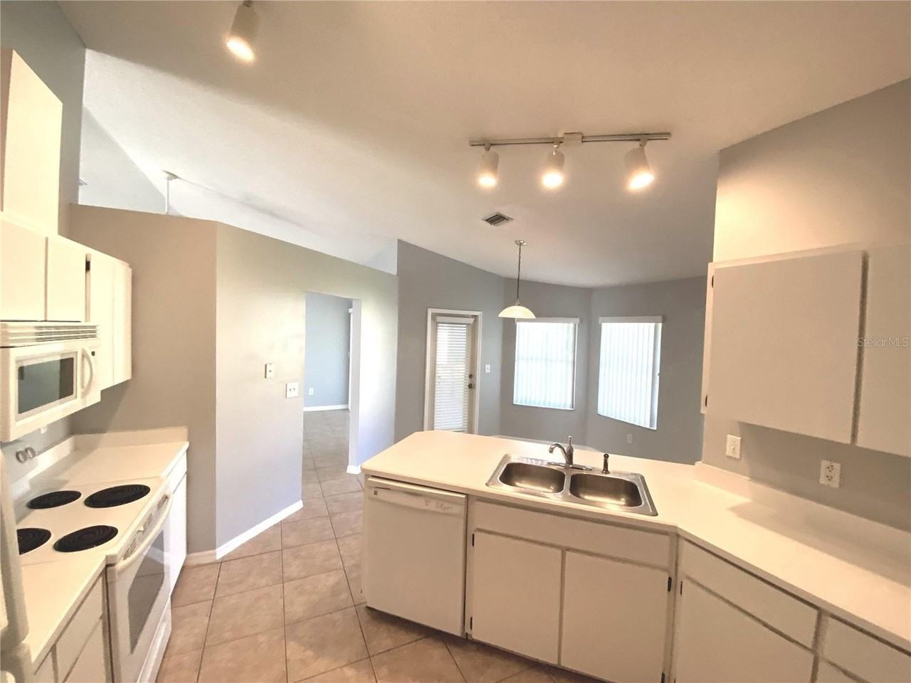 100 Wood Haven Dr - Photo 2 of 15