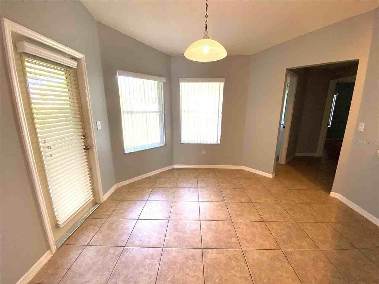100 Wood Haven Dr - Photo 6 of 15