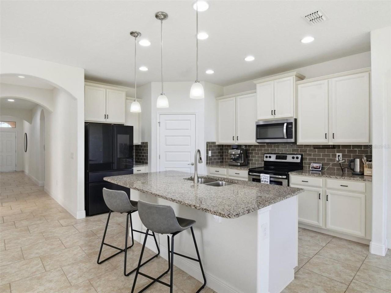 16226 Rock Coast Dr - Photo 4 of 23