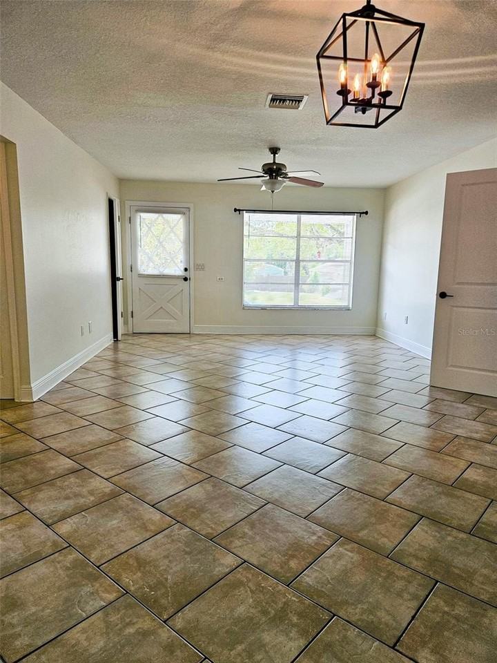 1366 Pacific Ct - Photo 2 of 12