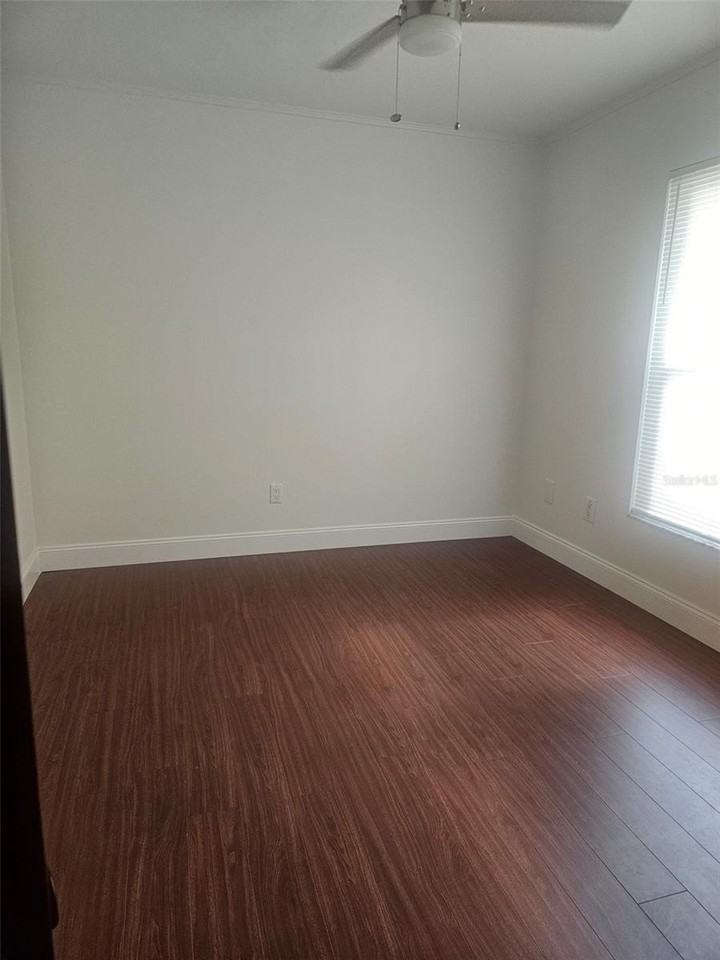 1366 Pacific Ct - Photo 6 of 12