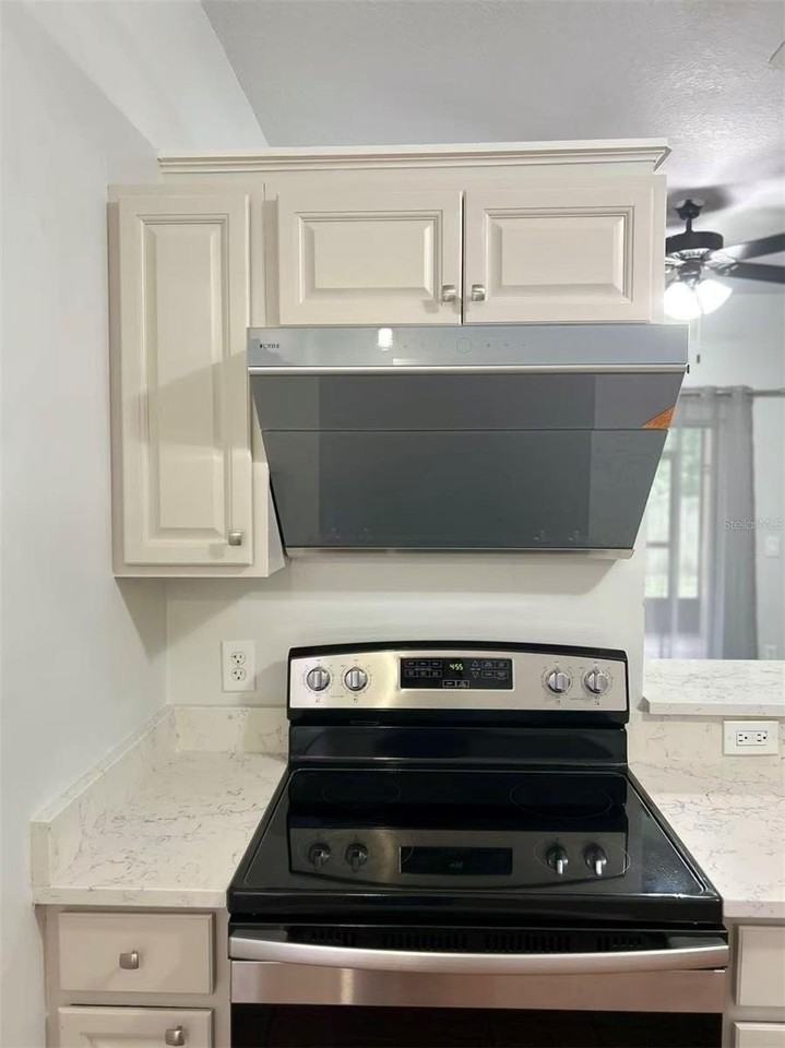 1046 Whittier Cir - Photo 6 of 18