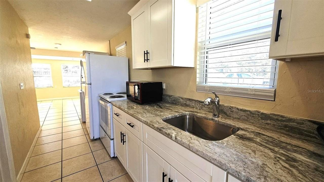 870 S Mccall Rd #4 - Photo 3 of 27