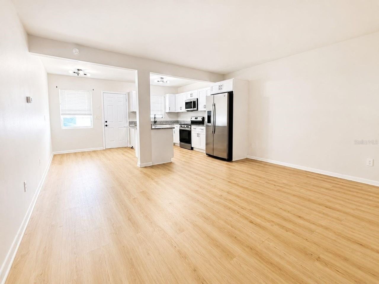 1353 Lakeview Rd - Photo 3 of 15