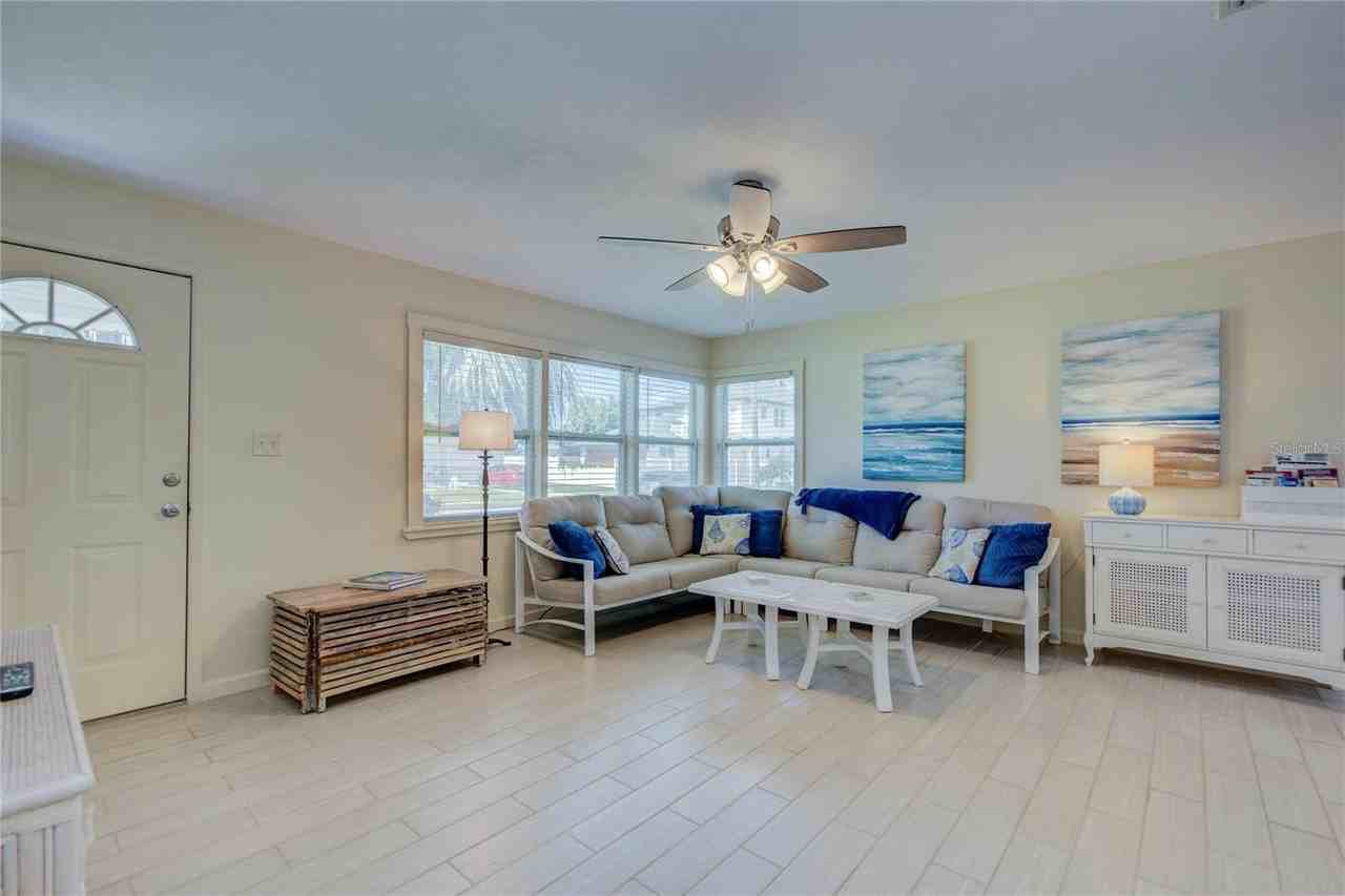 3200 W De Bazan Ave - Photo 6 of 39