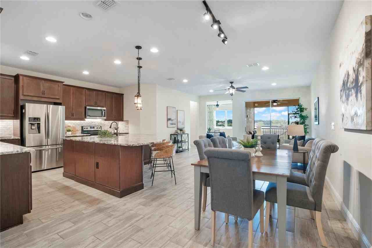 9009 Palm Key Ave - Photo 2 of 34