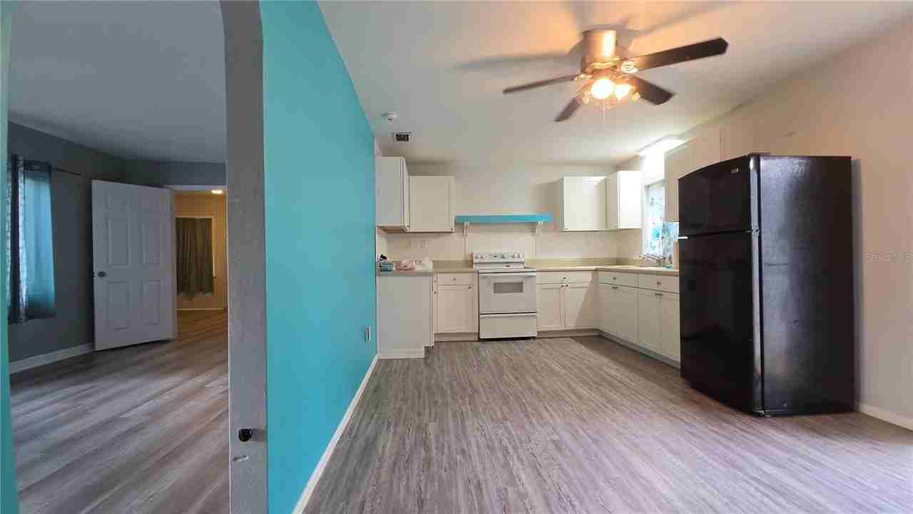 948 W Wisconsin Ave - Photo 5 of 18