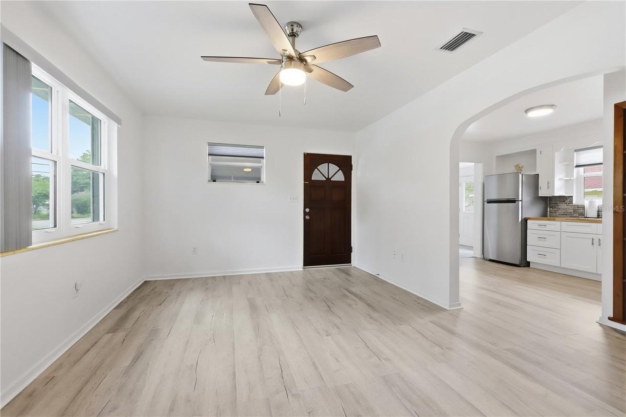 511 E Rich Ave - Photo 7 of 32