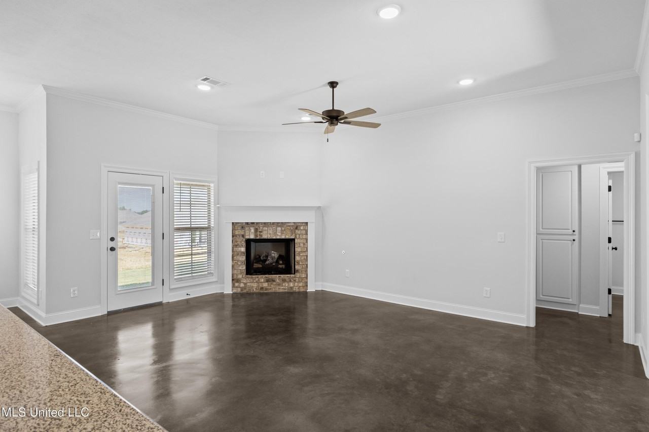 230 Hemingway Cir - Photo 7 of 22