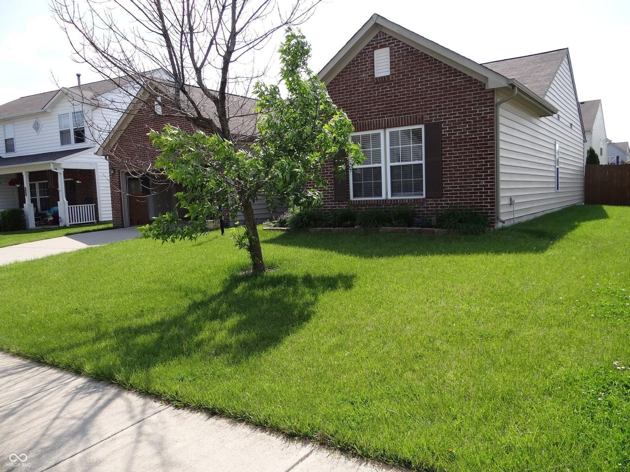 12302 Sagamore Woods Dr - Photo 2 of 10