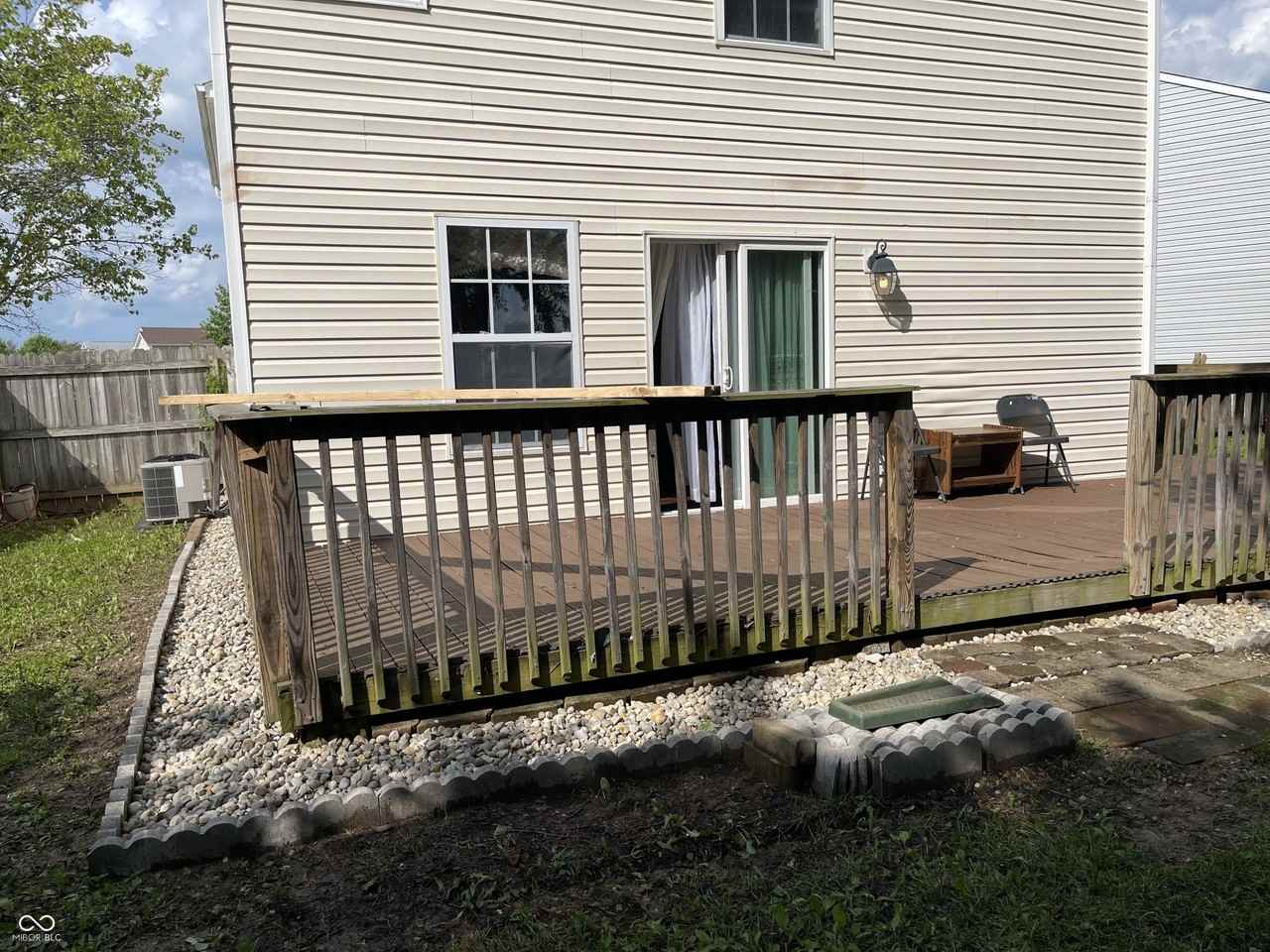 1318 Crescent Dr - Photo 6 of 24