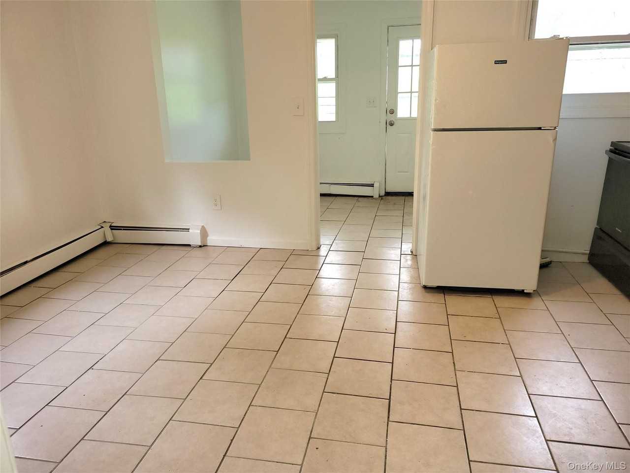 3489 Lexington Ave #22 - Photo 4 of 10
