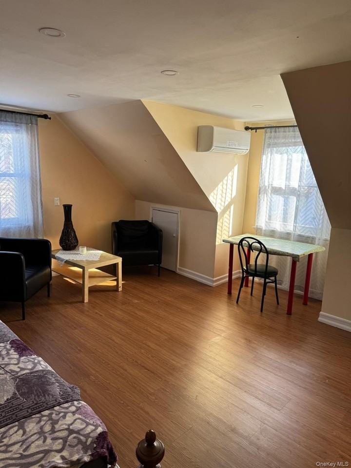 7349 188th St #2 - Photo 4 of 11
