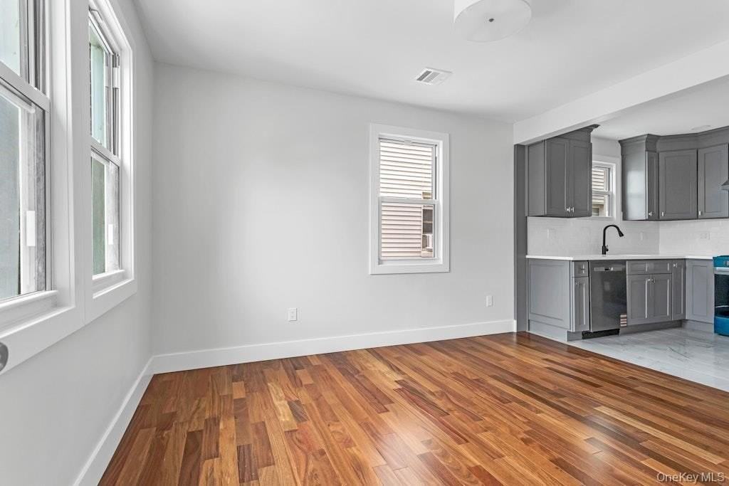 243 Maple Ave #1A - Photo 2 of 11