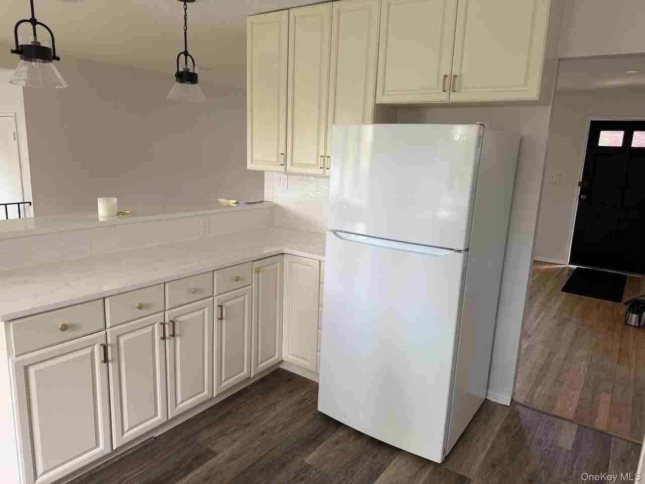 37 Eastover Dr - Photo 6 of 13