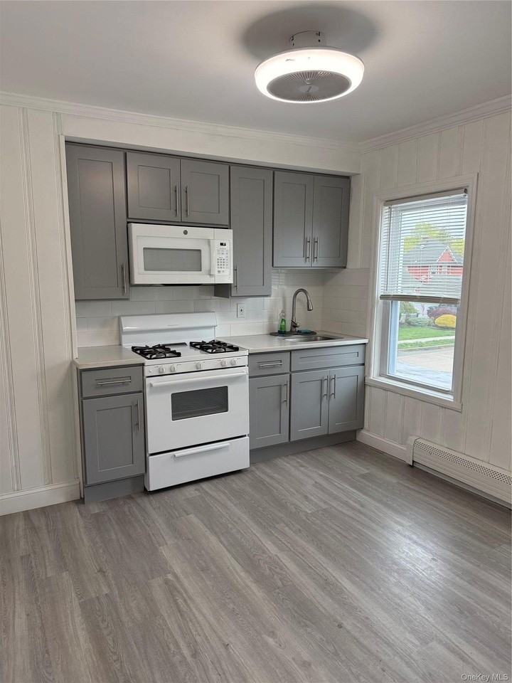 318 Earle Ave #2 - Photo 3 of 14