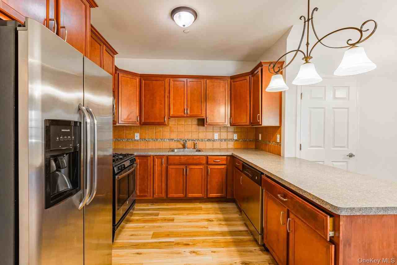 975 Main St #18 - Photo 4 of 20