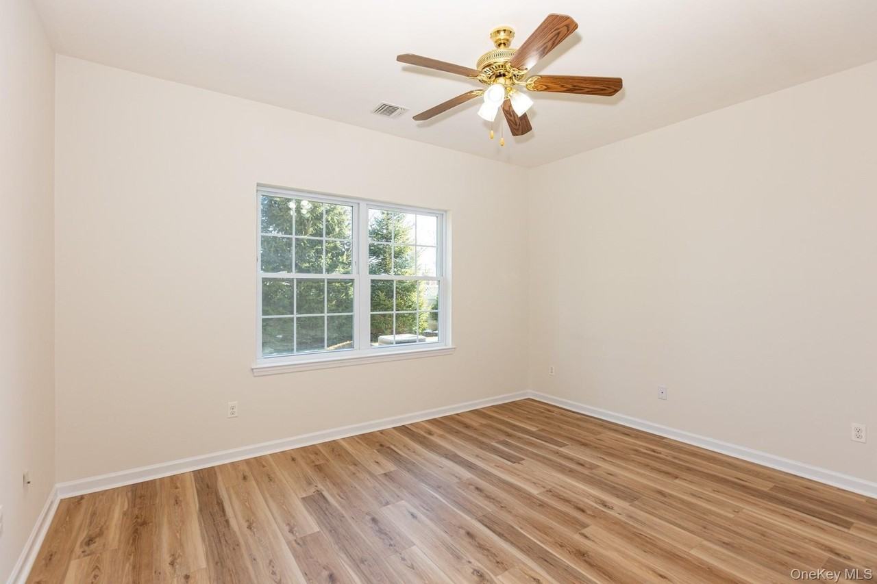 975 Main St #18 - Photo 6 of 20