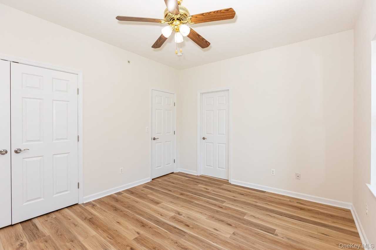 975 Main St #18 - Photo 7 of 20