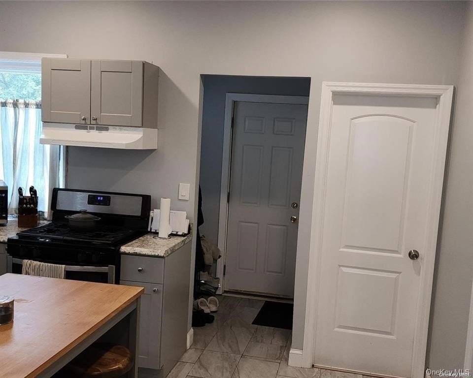 55 Bedell St #1 - Photo 3 of 6