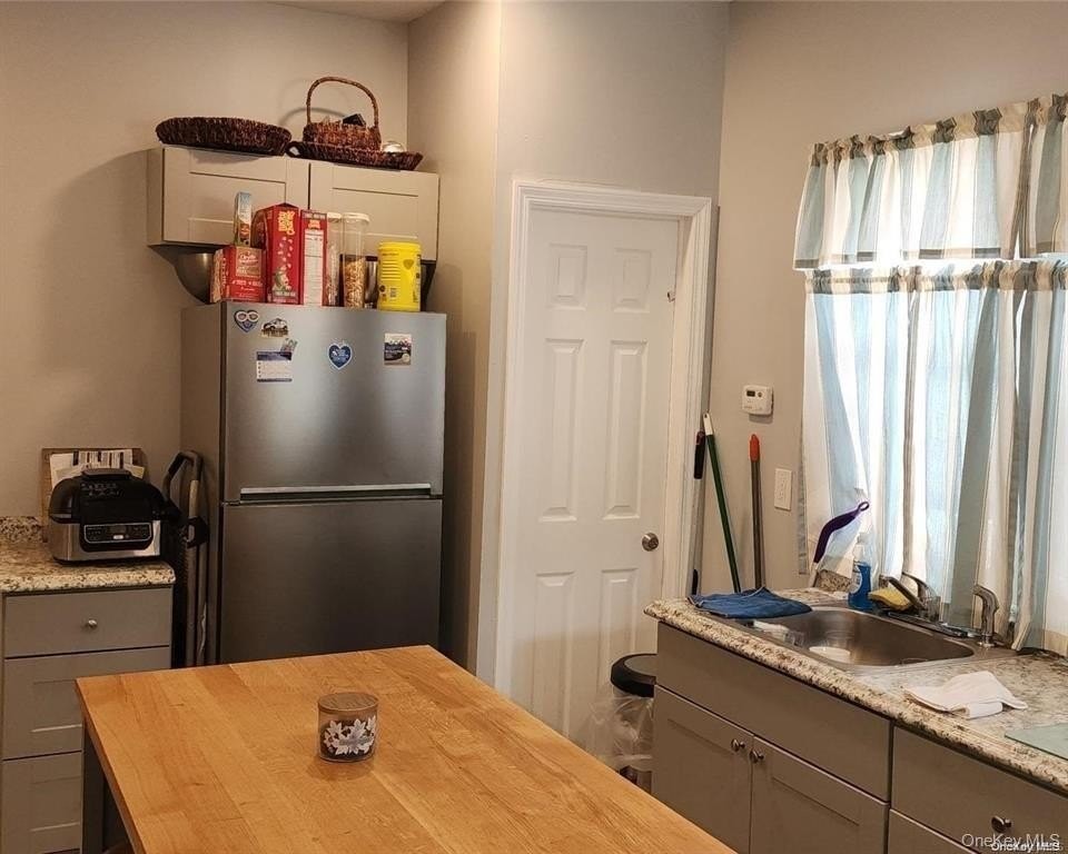 55 Bedell St #1 - Photo 4 of 6