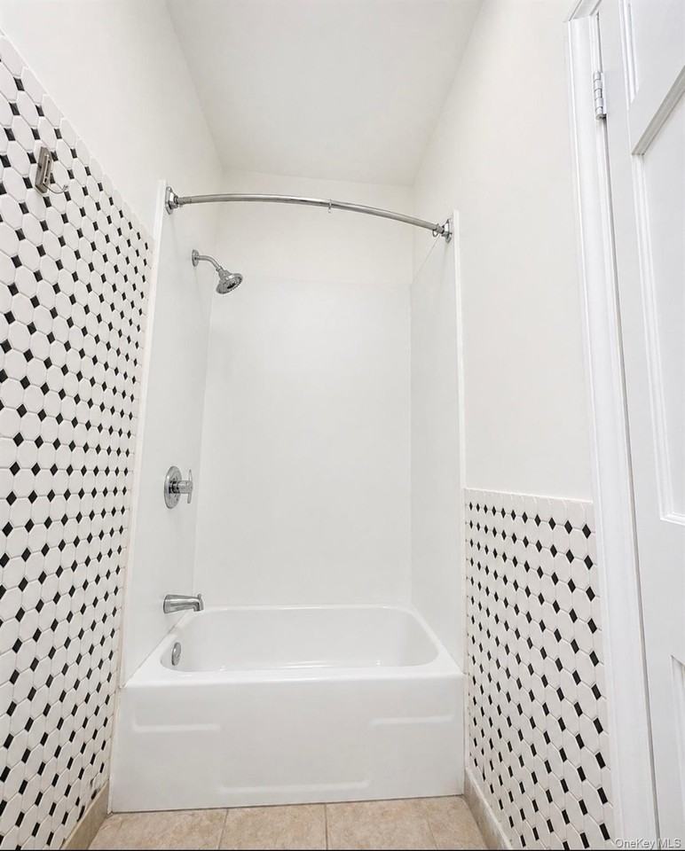 837 Jennings St - Photo 2 of 2