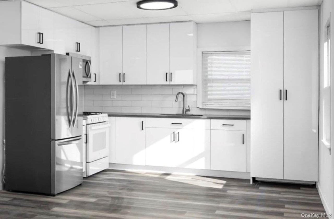 332 Columbus Ave #2 - Photo 2 of 6