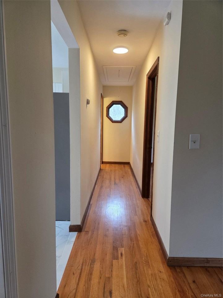 193 Overhill Rd #R - Photo 7 of 10