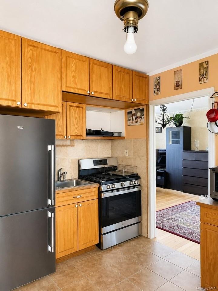 8455 Daniels St #5H - Photo 6 of 9