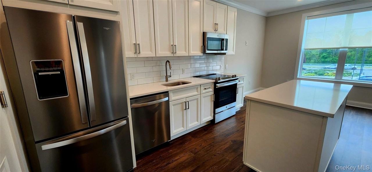 5 Freer St #411 - Photo 2 of 16