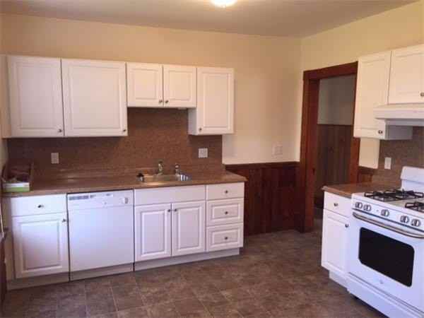 83 Maple St Apt B #B - Photo 2 of 6