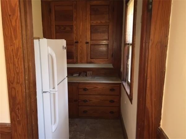83 Maple St Apt B #B - Photo 4 of 6