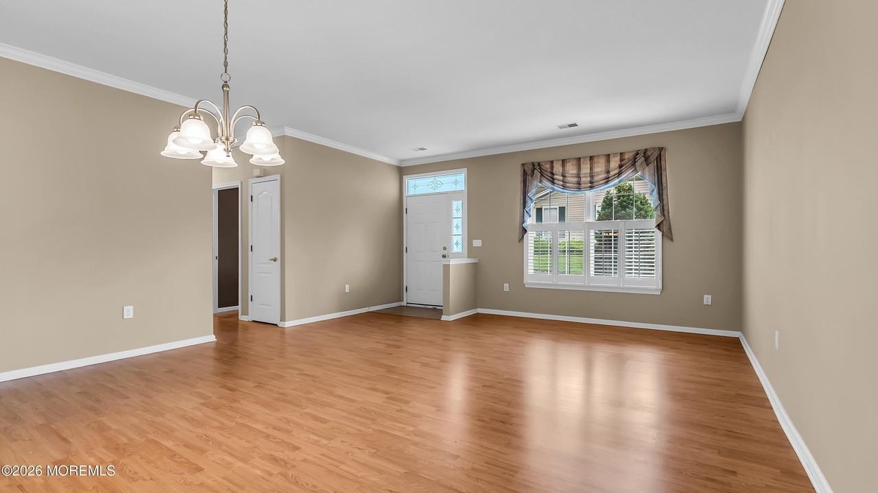19 Silverside Rd - Photo 3 of 22