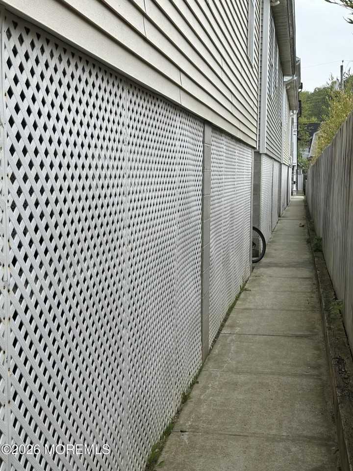 60 5th St #D - Photo 4 of 8