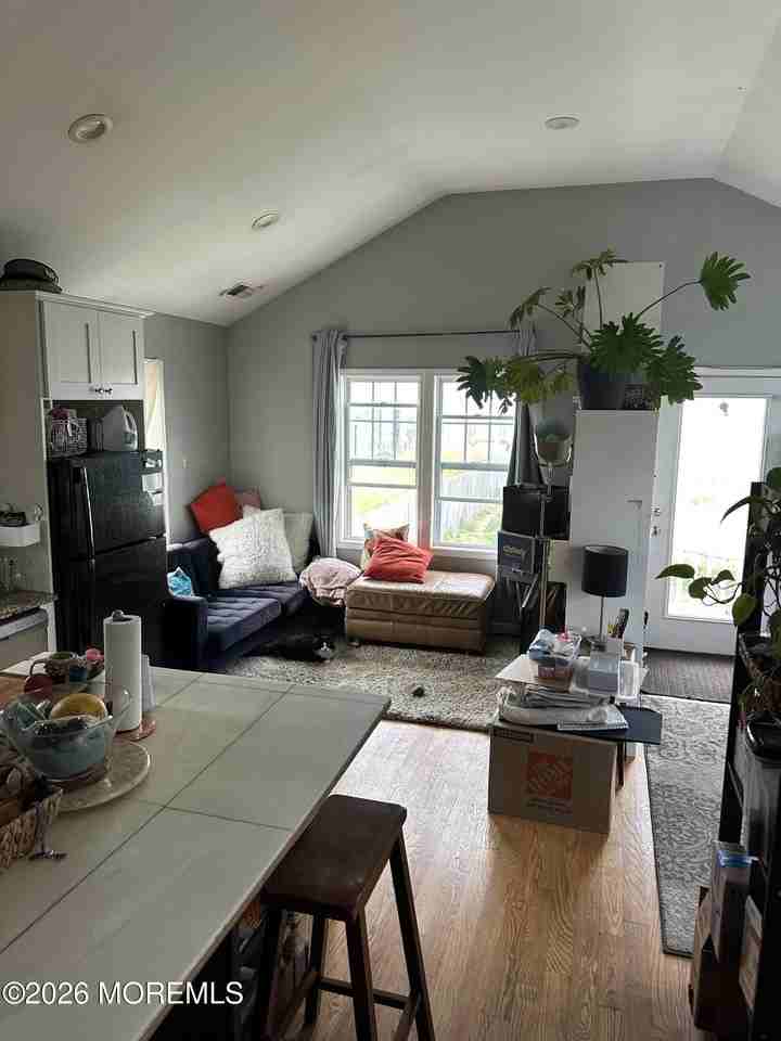 60 5th St #D - Photo 5 of 8