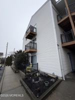featured image of 609 16th Ave #4